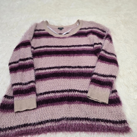 Sweater - Picture 5 of 5